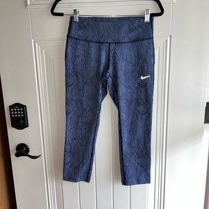Nike Blue Capri Crop Leggings Size Small